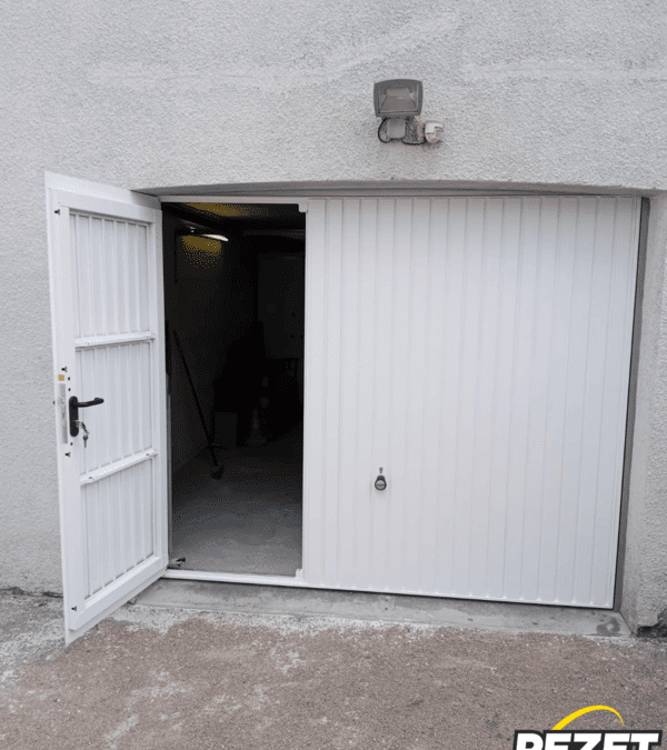 Pose d’une porte de garage basculante Tubauto avec portillon à Saïx (81)