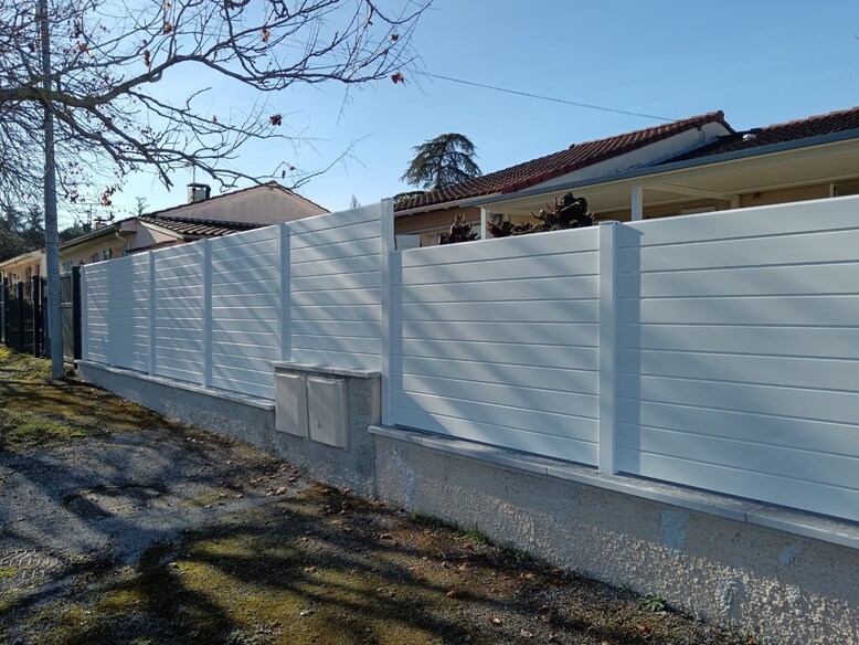 Remplacement de clôture aluminium après sinistre à Castres