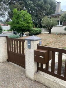 boite aux lettres intégrée et digicode
